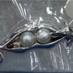 Two Peas In A Pod Pearl Silver Necklace Charm